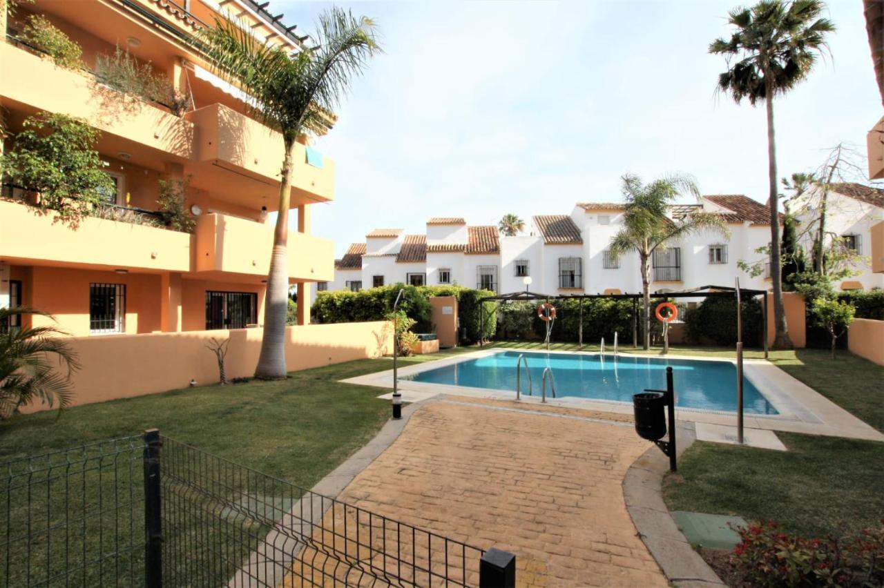 Apartamento Beachfront La Jacaranda Marbella Exterior photo