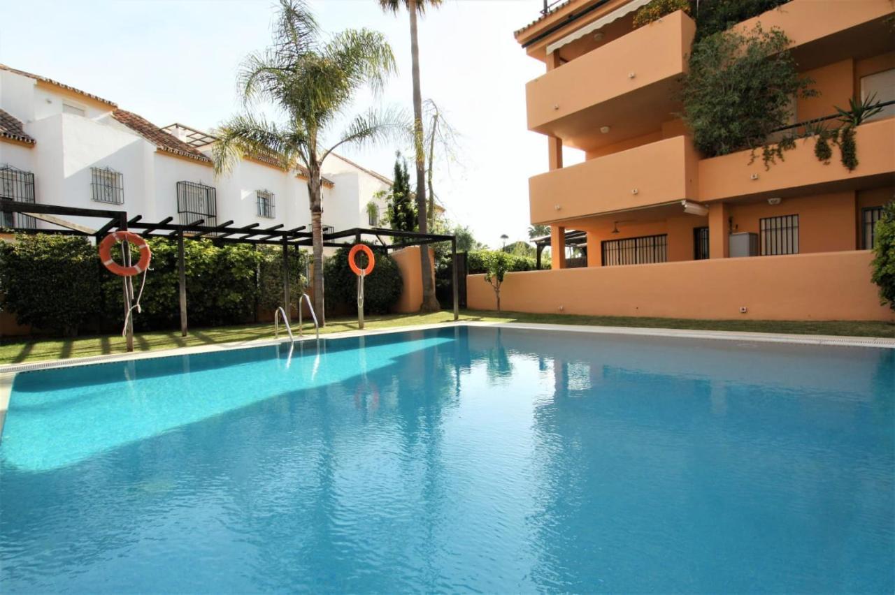 Apartamento Beachfront La Jacaranda Marbella Exterior photo