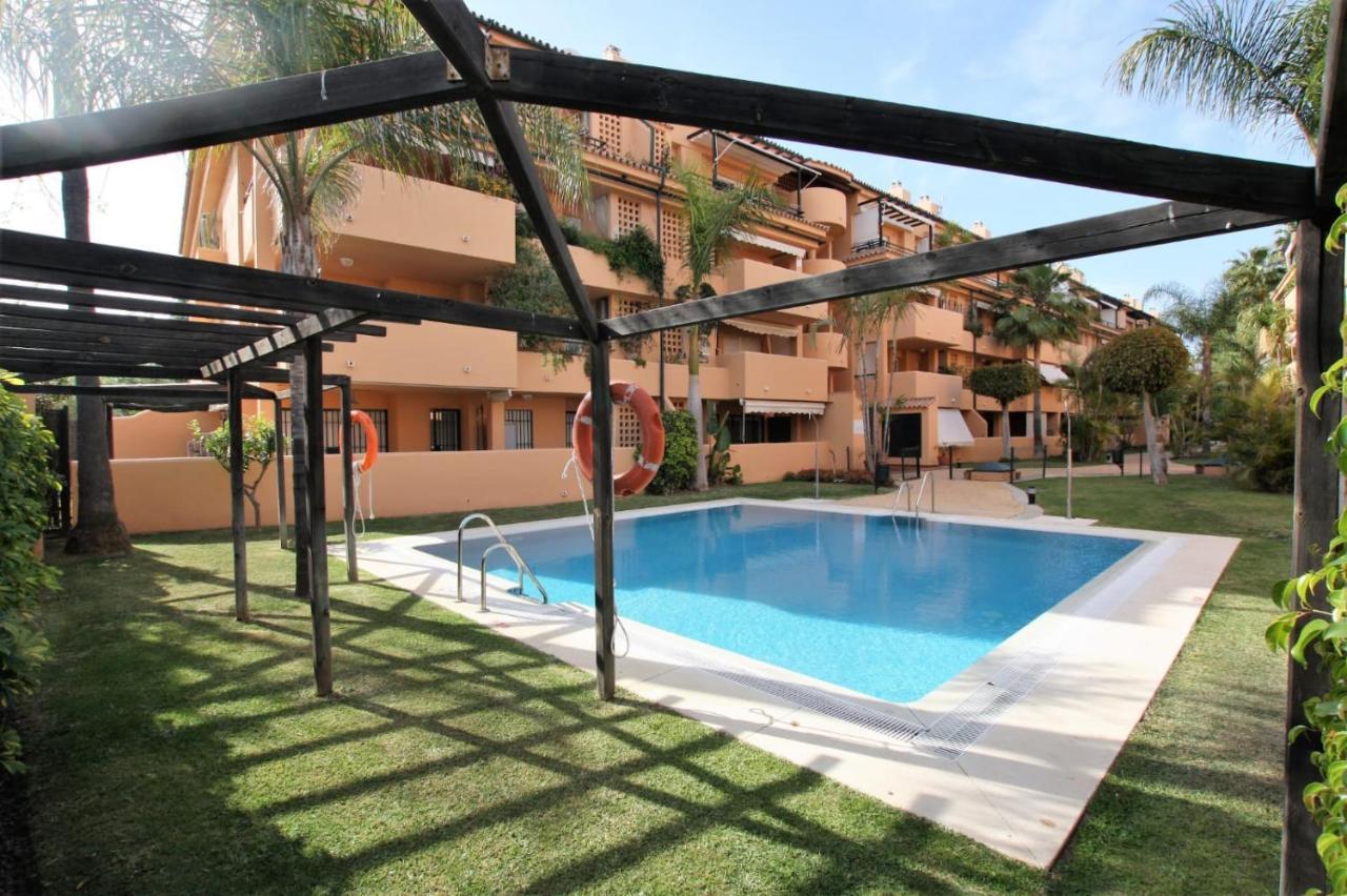 Apartamento Beachfront La Jacaranda Marbella Exterior photo